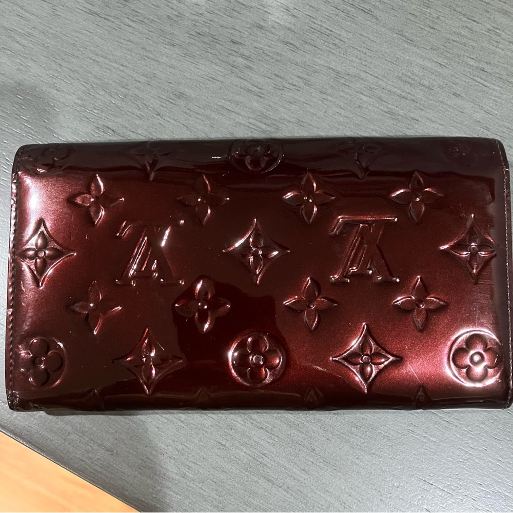 Louis Vuitton Burgundy Vernis Monogram Wallet with dust bag - Picture 3 of 12
